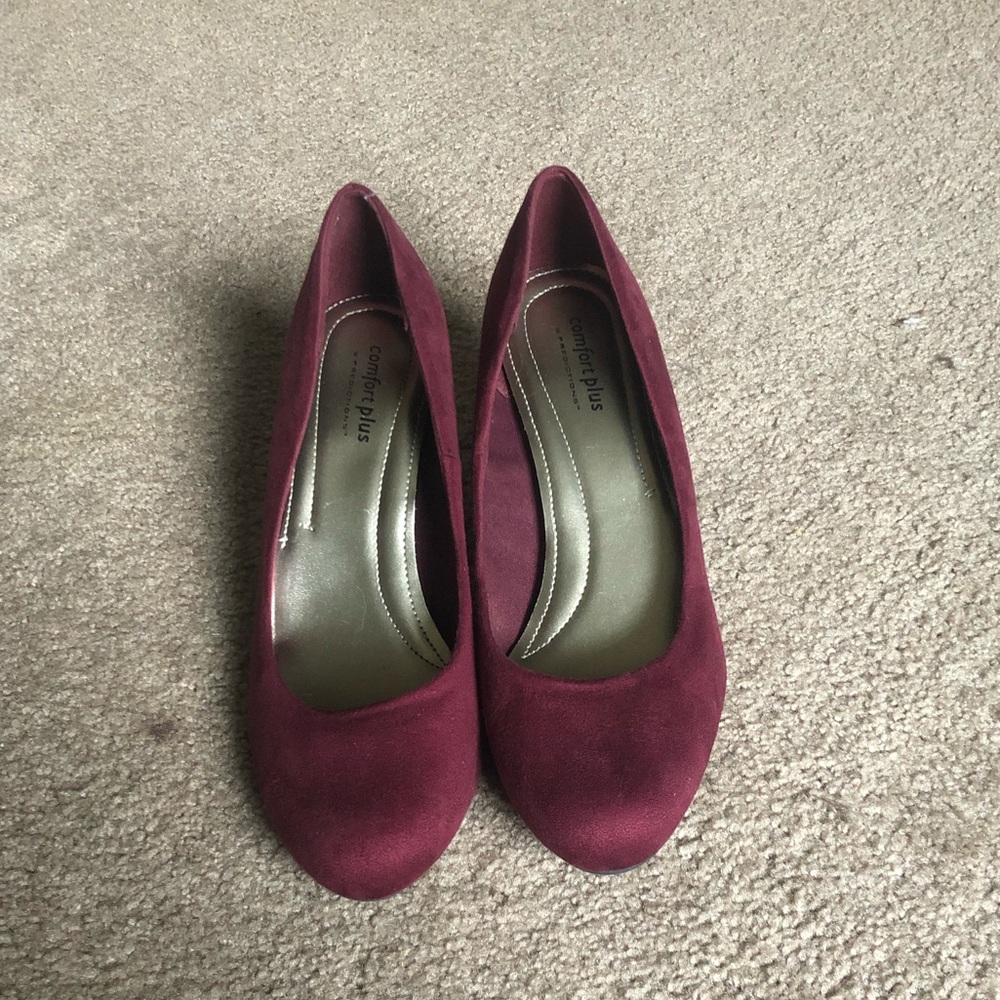 Size 9.5W Plum Faux Suede Heels